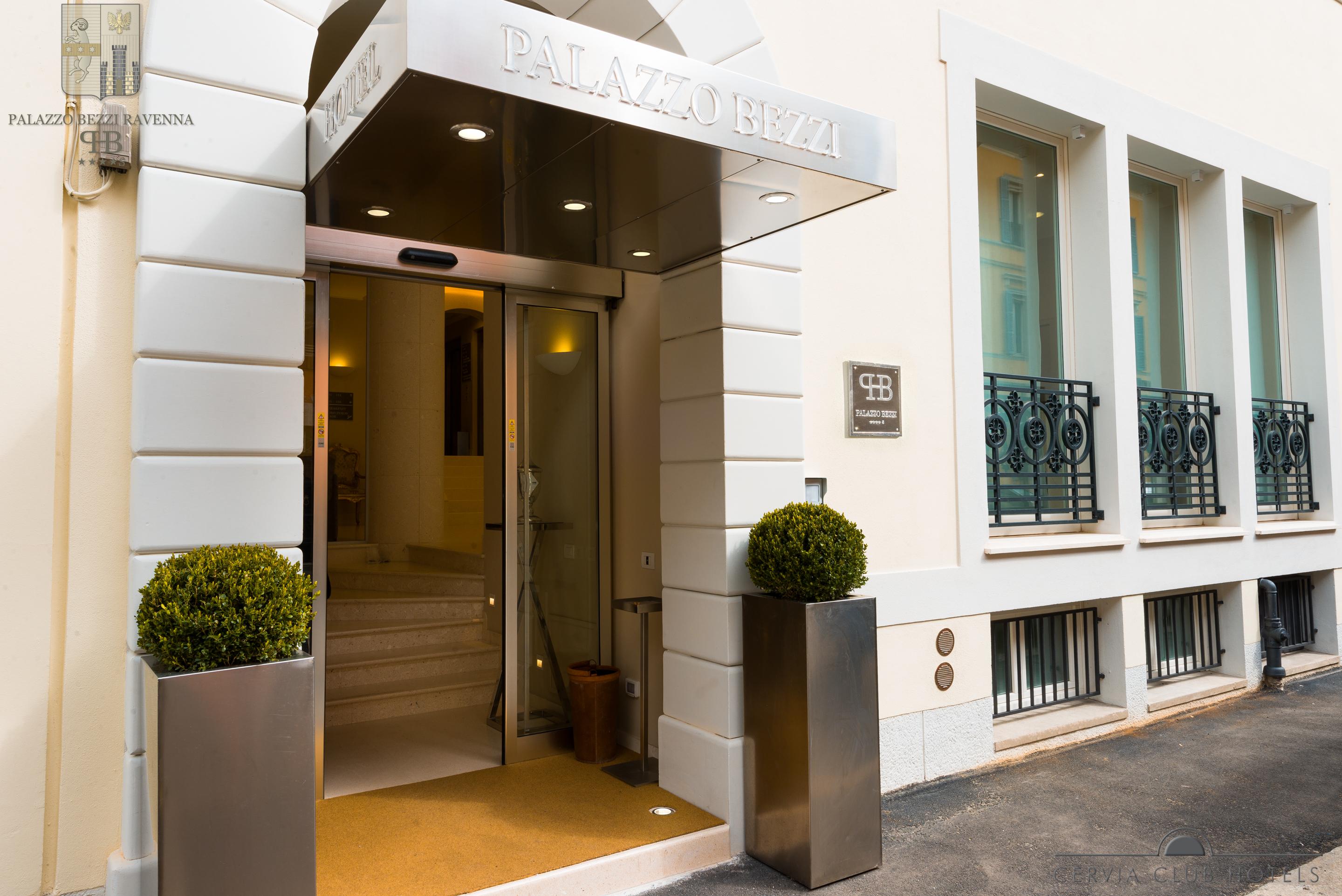 Palazzo Bezzi Hotel ราเวนนา ภายนอก รูปภาพ