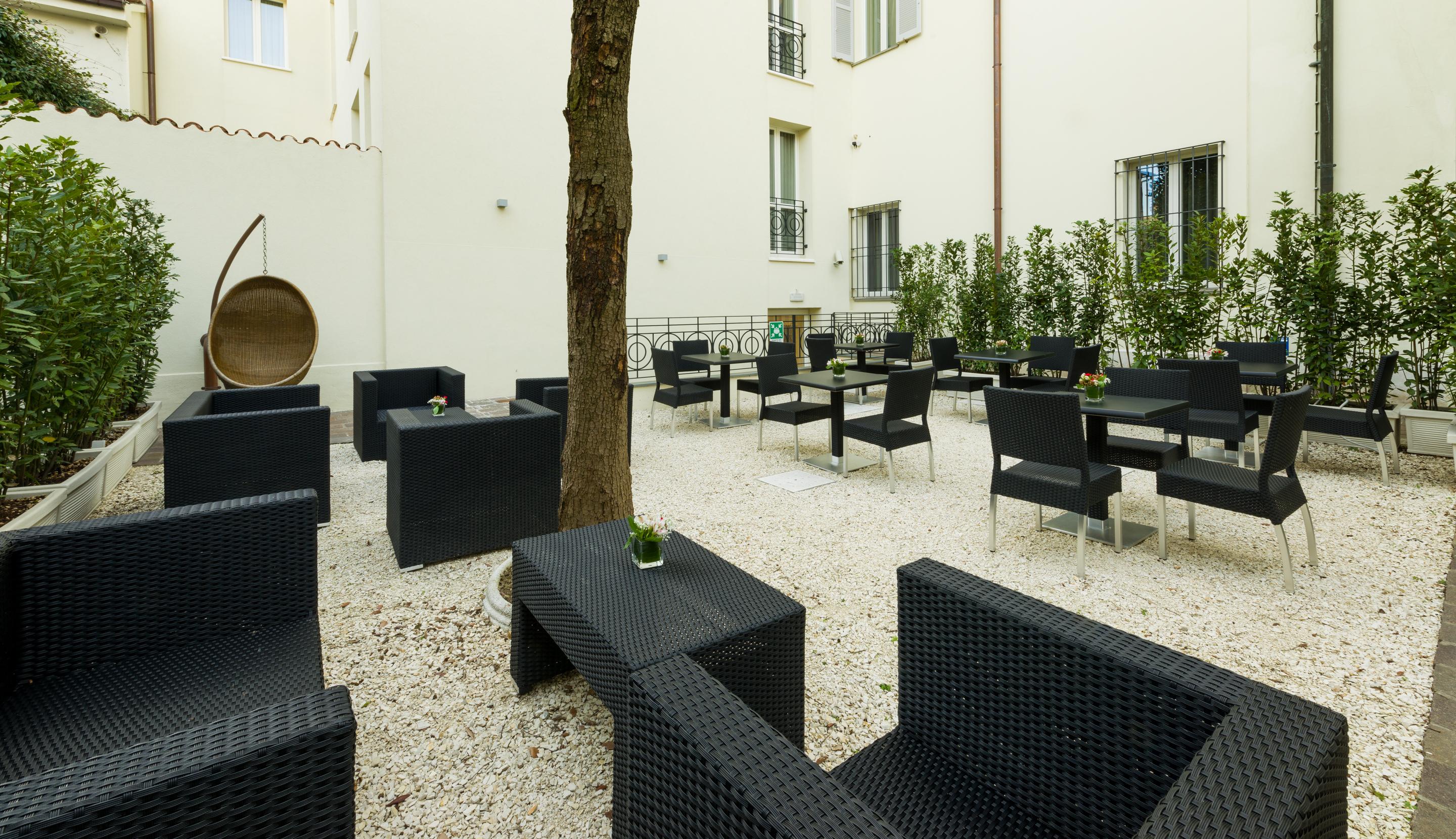 Palazzo Bezzi Hotel ราเวนนา ภายนอก รูปภาพ